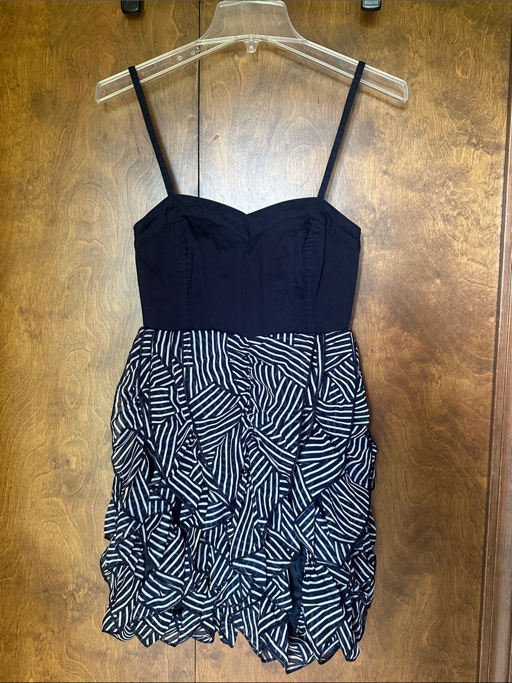 H&M 2010’s Navy and White Ruffled Skirt Dress Sweetheart Neckline